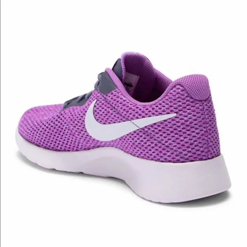 NIKE TANJUN SNEAKER